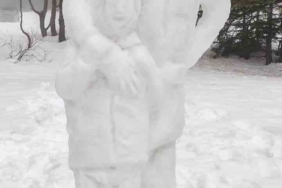Uludağ’da kardan heykel sanat eserini aratmadı