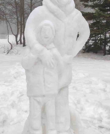 Uludağ’da kardan heykel sanat eserini aratmadı
