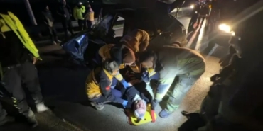 Bursa’da sabah saatlerinde korkunç kaza: Bariyerlere çarpan araçta 2 kişi ağır yaralandı