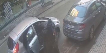 Otomobildeki çocuklar arkadan minibüsün çarpmasıyla şoku yaşadı