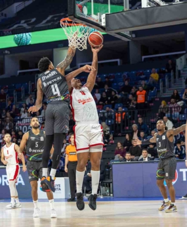 Basketbol Süper Ligi: Bahçeşehir Koleji: 100 - Aliağa Petkim Spor: 60