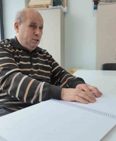 Görme engelliler Braille alfabesiyle Kur’an-ı Kerim öğreniyor