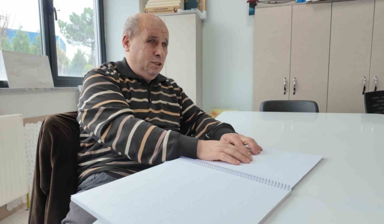 Görme engelliler Braille alfabesiyle Kur’an-ı Kerim öğreniyor
