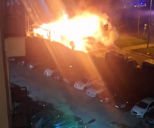 Ispartakule’de İETT Halk Otobüsü alev topuna döndü