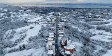 Başiskele’de karla mücadele çalışmaları sürüyor