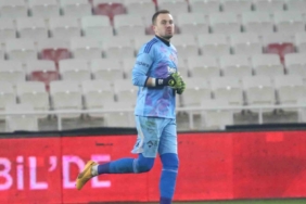 Beşiktaş’ta Mert Günok ile yollar ayrıldı