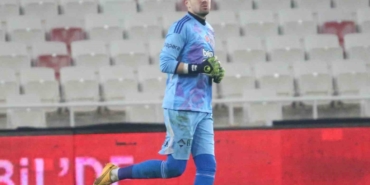 Beşiktaş’ta Mert Günok ile yollar ayrıldı