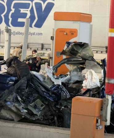 Silivri Kuzey Marmara gişelerinde feci kaza: 2 ölü, 1 ağır yaralı