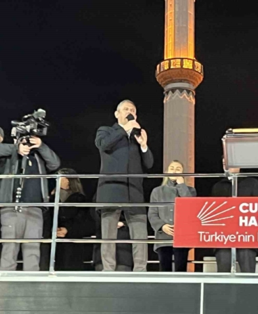 CHP Genel Başkanı Özel, Bağcılar’daki mitingde konuştu