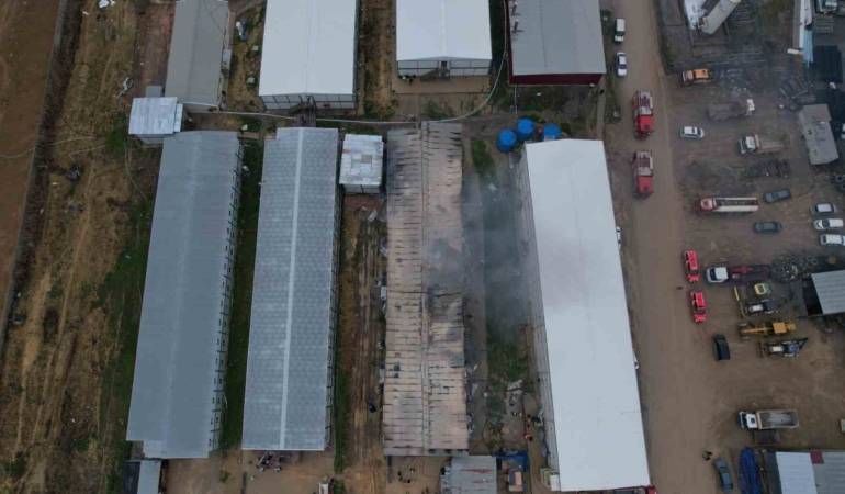 Kentin dört bir yanından görülen şehir hastanesi yangını kontrol altına alındı