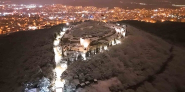Kar altında kalan Aydos Kalesi havadan görüntülendi