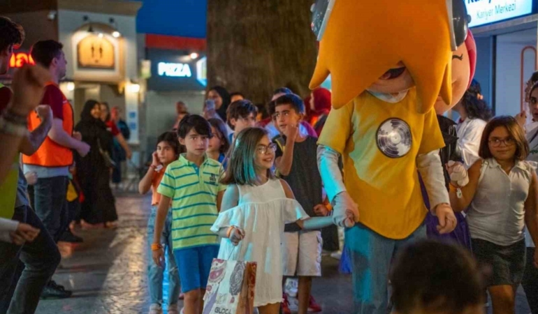 KidZania İstanbul’da, yarıyıl tatil heyecanı ‘Karne Partisi’ ile başlıyor