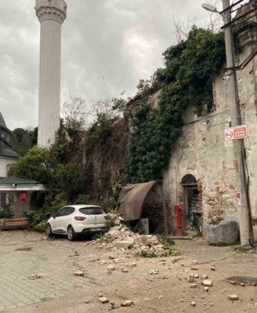 Fırtına tarihi kiliseyi de vurdu