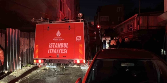 Fatih’te 5 katlı binada yangın: 6 kişi dumandan etkilendi