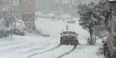 İstanbul’da kar yağışı, araçlar güçlükle ilerledi