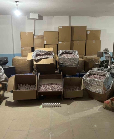 Avcılar’da uyuşturucu hap imalathanesine baskın: 6 gözaltı