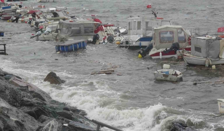 Pendik Amatör Denizciler Barınağı’nda korku dolu anlar: Tekne sahibi ölümle burun buruna geldi