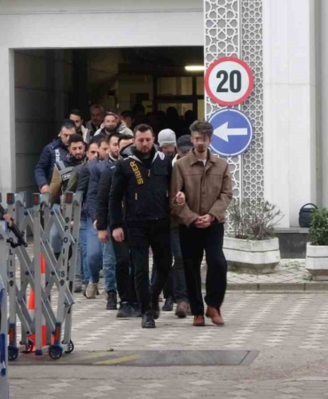 Yapay zekayla kadın olup vurgun yapmışlar