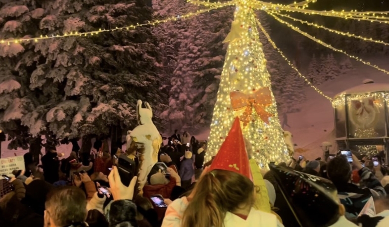 Uludağ’da 2026’ya coşkulu merhaba: Gökyüzü havai fişeklerle aydınlandı