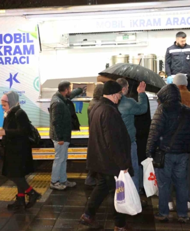 Soğuk havalarda sıcak dayanışma Küçükçekmece’de