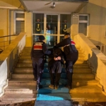 İstanbul’da aranması bulunan DEAŞ’lı işçilerin kaldığı konteynırda yakalandı