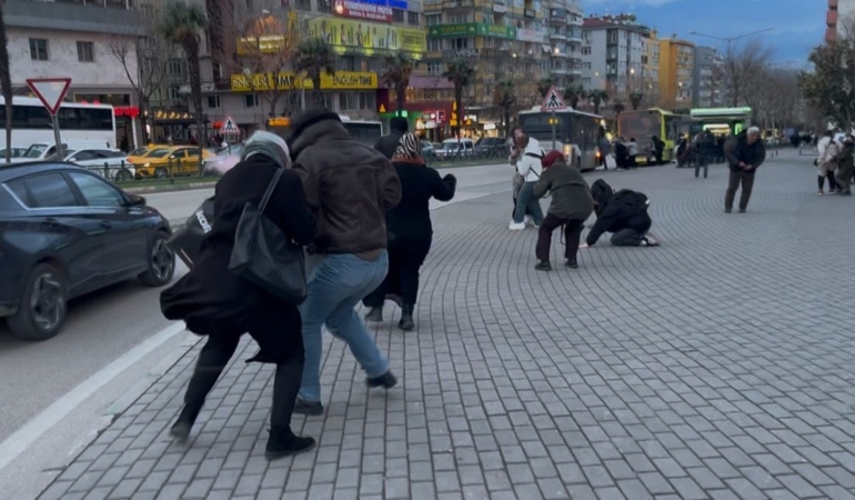 Fırtınada uçmamak için yerlere böyle yattılar