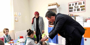 Başkan Aydın, özel Gereksinimli çocukların karne sevincini paylaştı