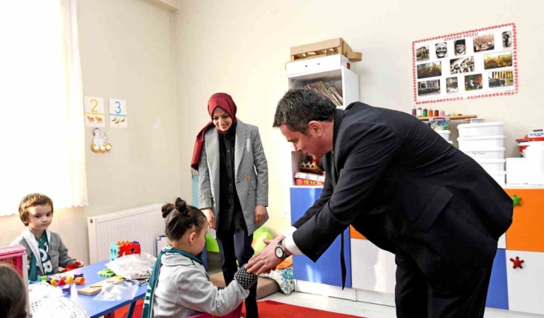 Başkan Aydın, özel Gereksinimli çocukların karne sevincini paylaştı