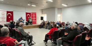 Huzurevinde halk oyunları ile renkli anlar yaşandı