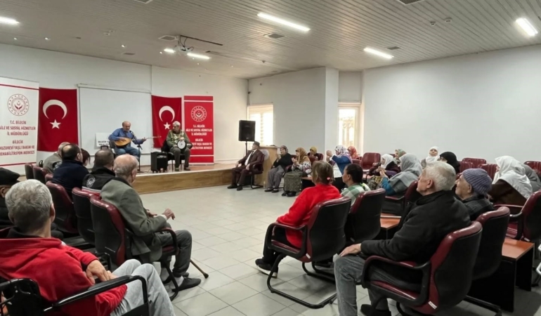 Huzurevinde halk oyunları ile renkli anlar yaşandı
