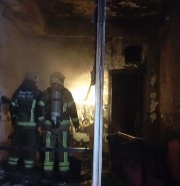 Bursa’da çay ocağında gece yarısı yangın