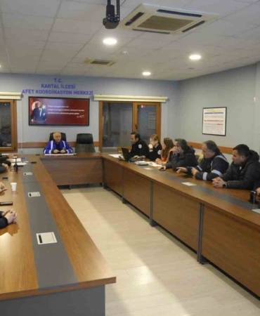 Kartal’da kar yağışına karşı tedbir alındı