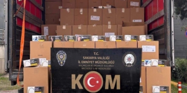 Otoyolda durdurulan tırda 6 milyon kaçak makaron ele geçirildi