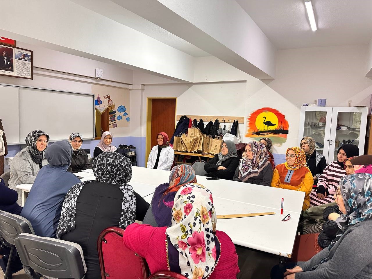 Kırsaldaki kadınlara aile içi iletişim desteği: Uzmanlar ilçe ilçe dolaşıyor