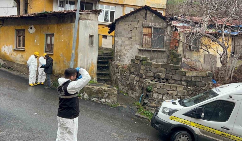 Eyüpsultan’da gecekonduda çıkan yangında 1 kişi hayatını kaybetti, 1 kişi yaralandı
