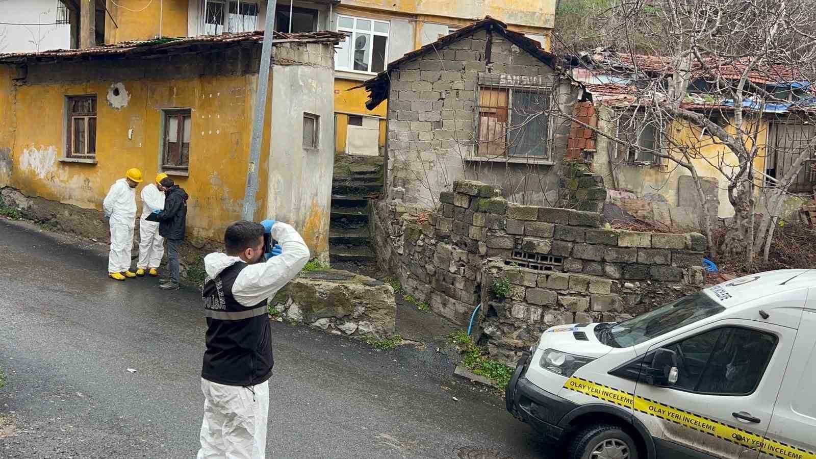 Eyüpsultan’da gecekonduda çıkan yangında 1 kişi hayatını kaybetti, 1 kişi yaralandı