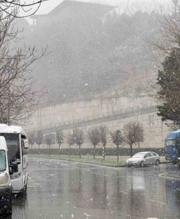 İstanbul’da kar yağışı aralıklarla etkisini sürdürüyor