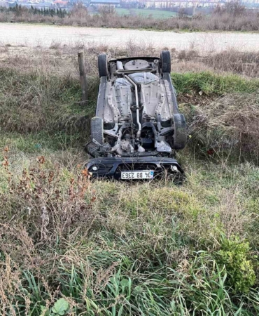 Lüleburgaz’da otomobil şarampole yuvarlandı: 1 yaralı
