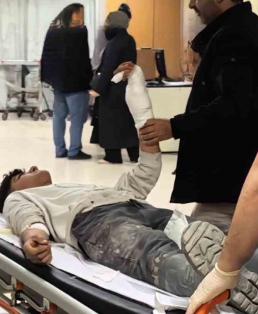 Kırılan cam bileğini kesti