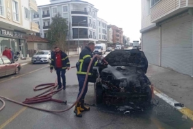 Pınarhisar’da park halindeki otomobil alevlere teslim oldu