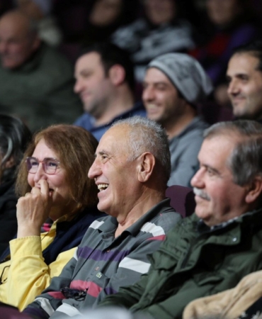 Kartepe’de tiyatro heyecanı: "Anlat bakalım" sahnede