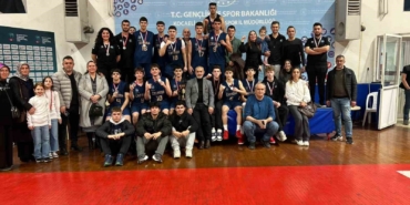 Çayırova’nın genç basketbolcuları Kocaeli ikincisi oldu