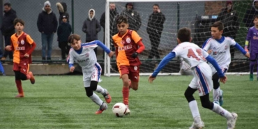 Geleceğin yıldız futbolcu adayları Balıkesir’de sahne aldı