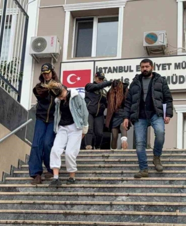 Bakırköy’de 2 kadın girdiği iki farklı evden 1 milyon TL’yi bulan ziynet eşyaları çaldı