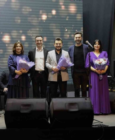 ‘Yüreğimizdeki Ezgiler’ gönüllere dokundu