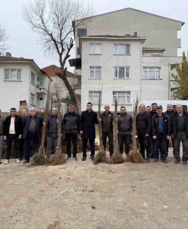 Bilecik’te çiftçilere meyve fidanı desteği