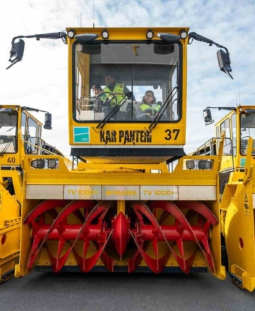 İstanbul Havalimanı’nda pistteki kar miktarı ‘anlık’ takip ediliyor