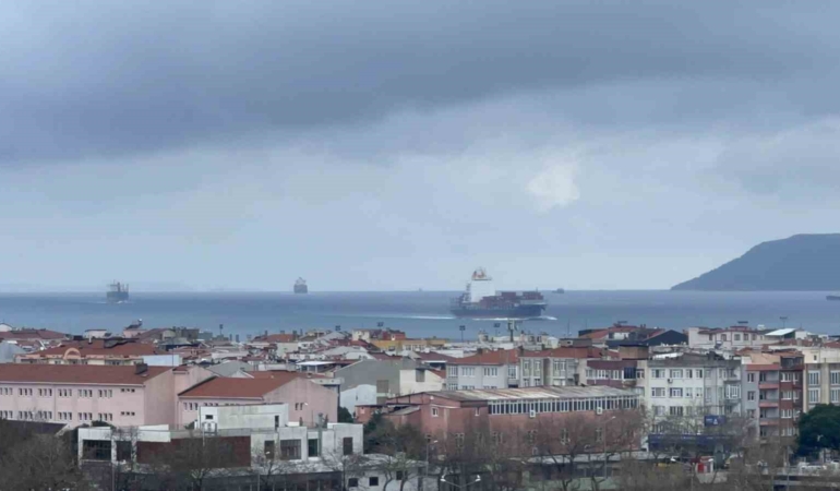 Çanakkale Boğazı çift yönlü trafiğe açıldı