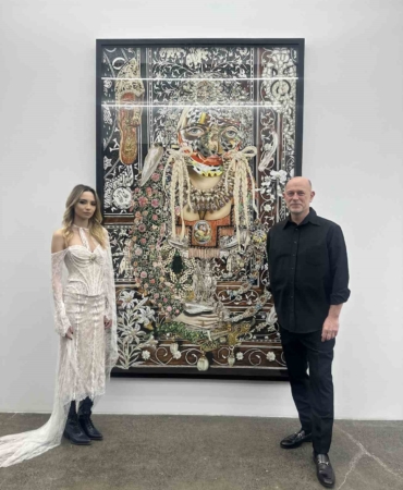 Tosyalı, genç sanatçıları destekleyerek kültürel üretime katkısını sürdürüyor