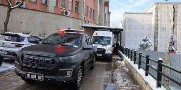 Kardan yolu kapanan hastaya büyükşehir ekipleri yetişti